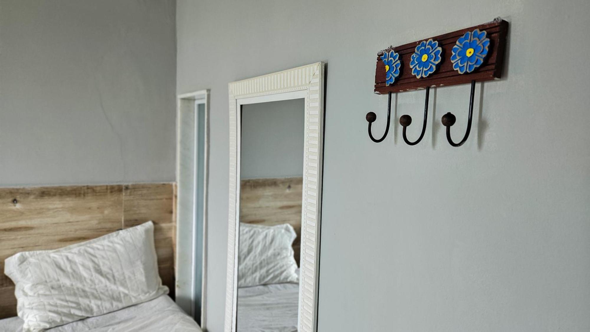 Bella Vista Ocean View Hotel Búzios Eksteriør billede A wall-mounted coat rack
