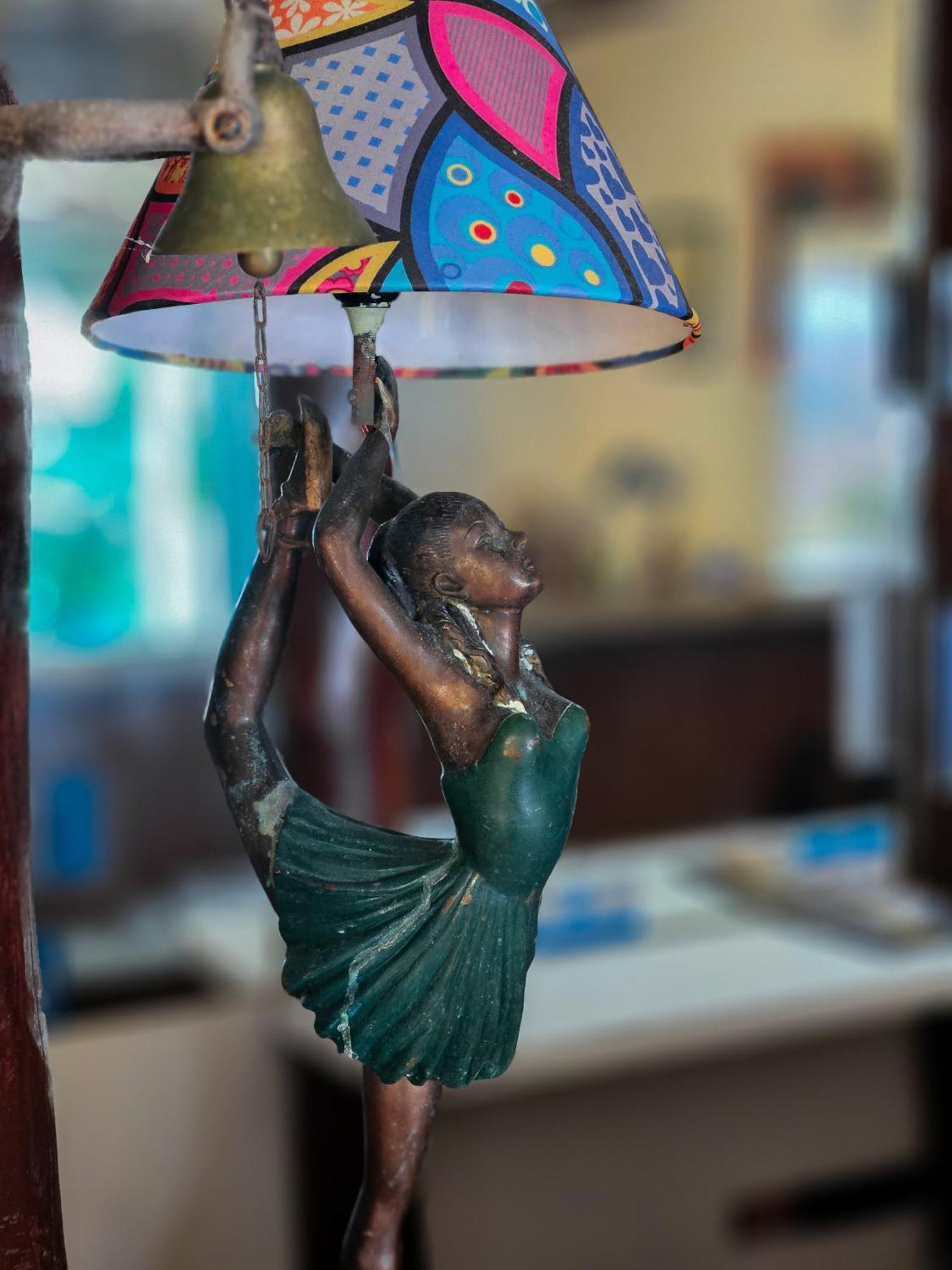 Bella Vista Ocean View Hotel Búzios Eksteriør billede A lamp in the shape of a woman