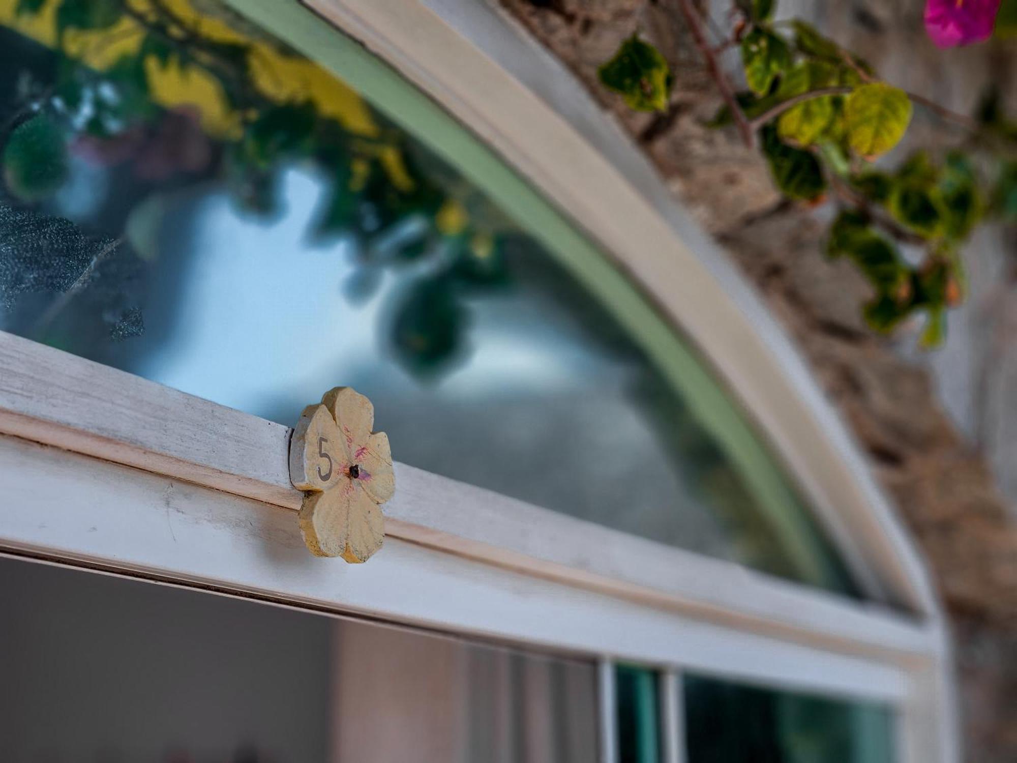 Bella Vista Ocean View Hotel Búzios Eksteriør billede A window latch
