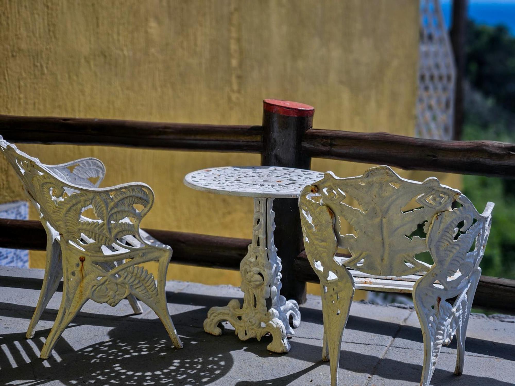 Bella Vista Ocean View Hotel Búzios Eksteriør billede A set of miniature furniture